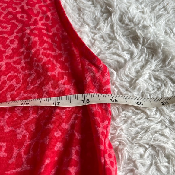 Nike Red leopard print work out shirt - Picture 2 of 5